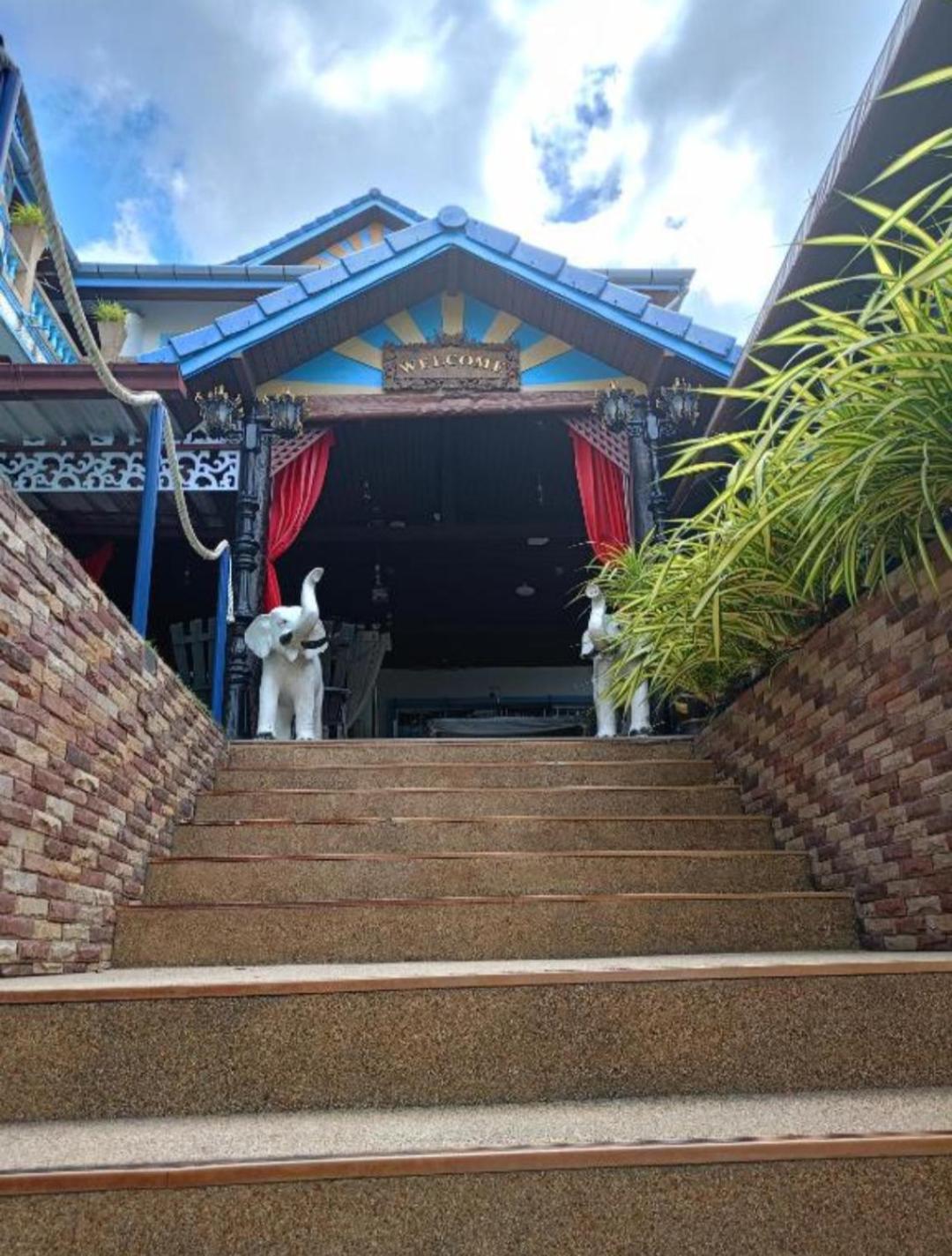 Patong Sunbeach Mansion Exteriör bild