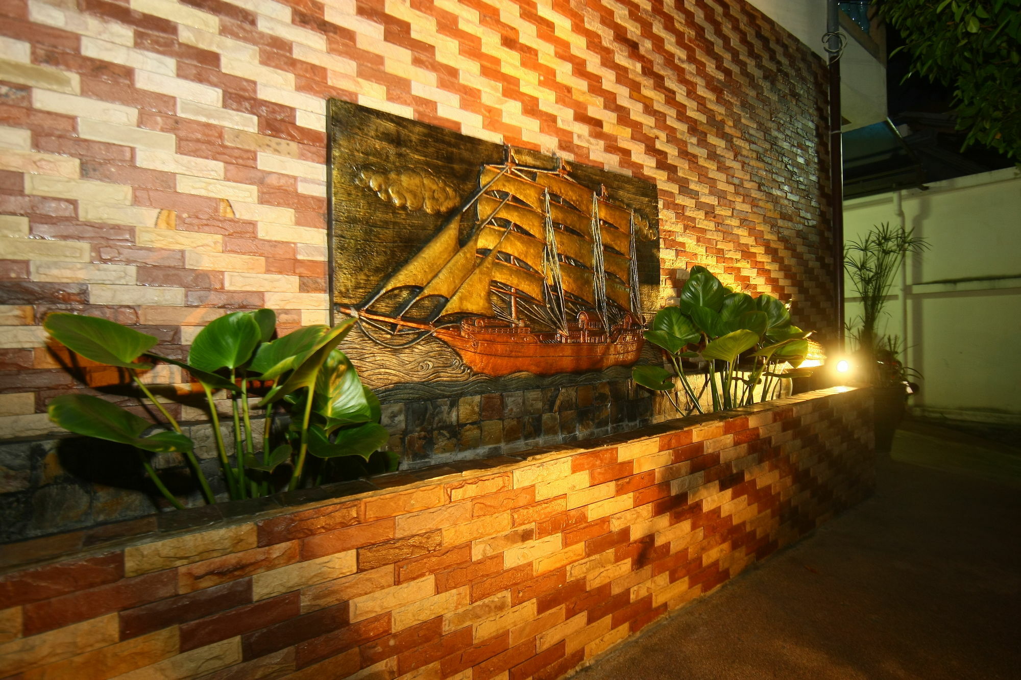 Patong Sunbeach Mansion Exteriör bild