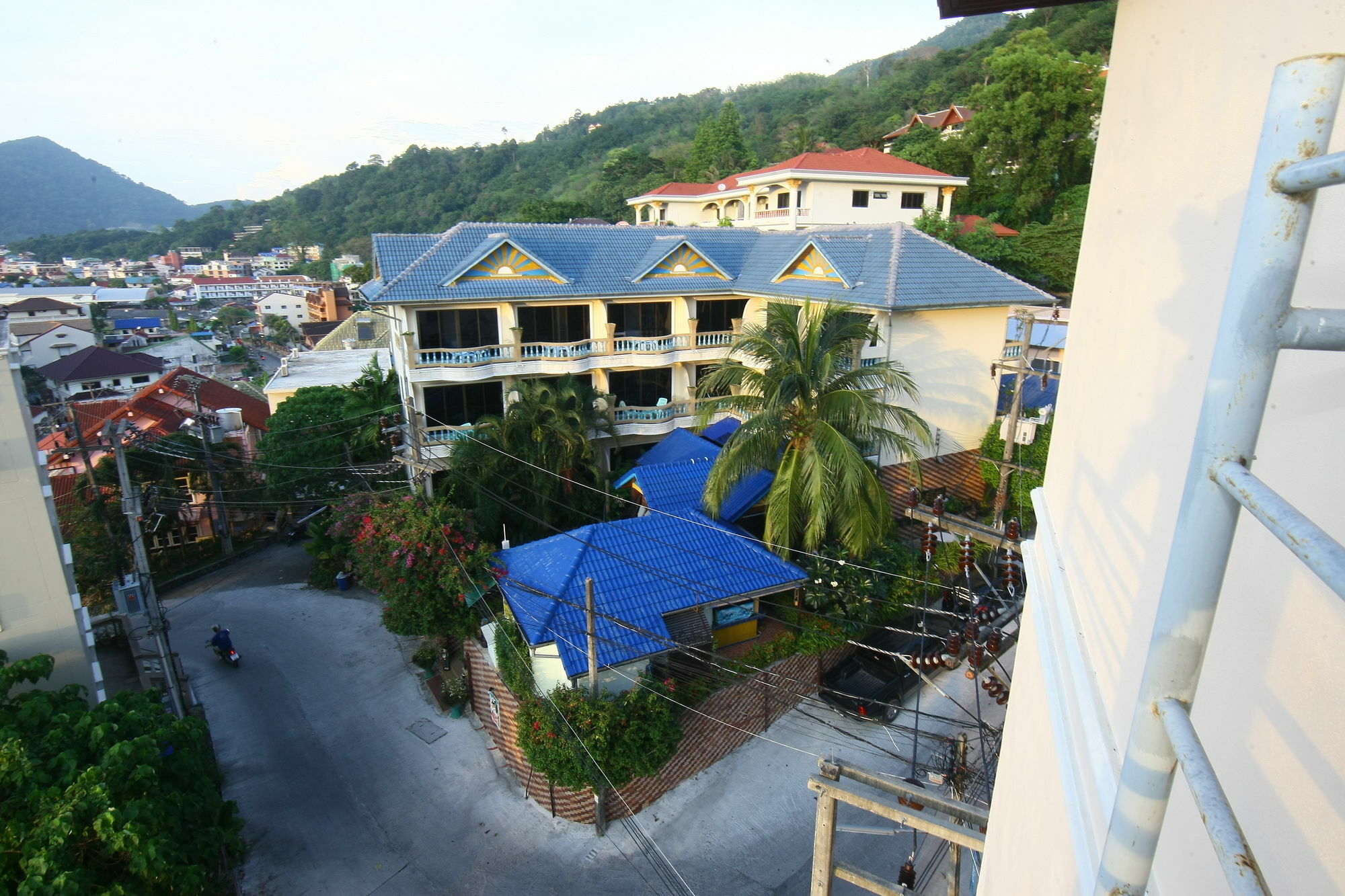 Patong Sunbeach Mansion Exteriör bild